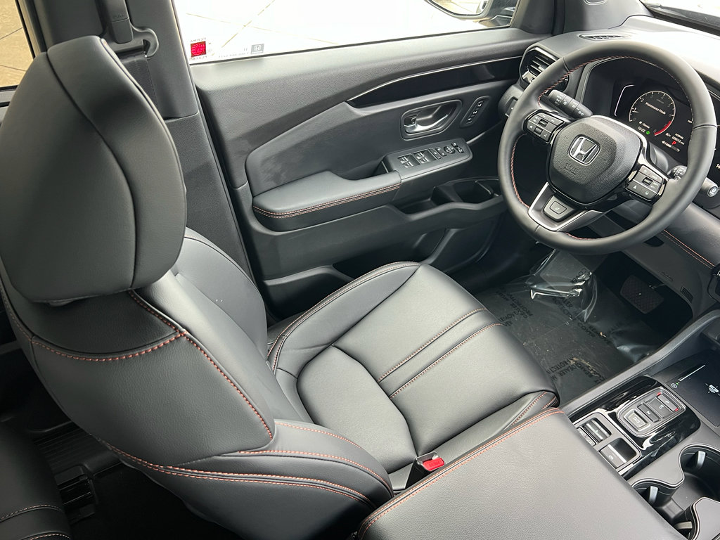 New 2025 Honda Pilot TrailSport image 17