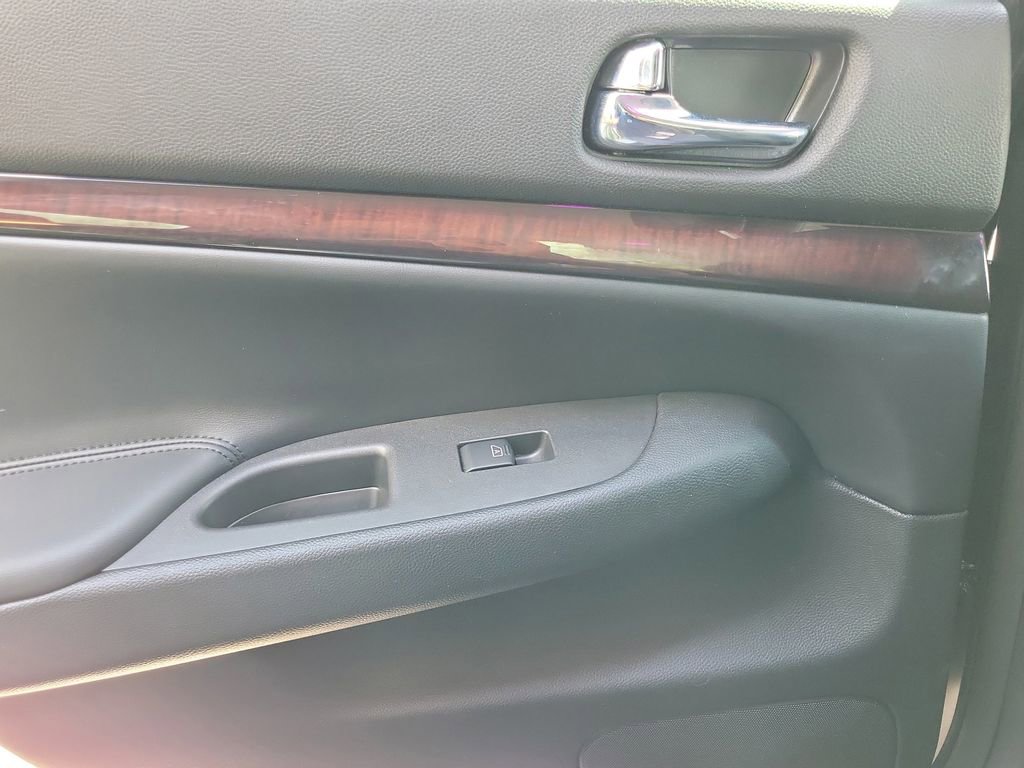 Used 2012 INFINITI G37 X w/ Premium Pkg image 20