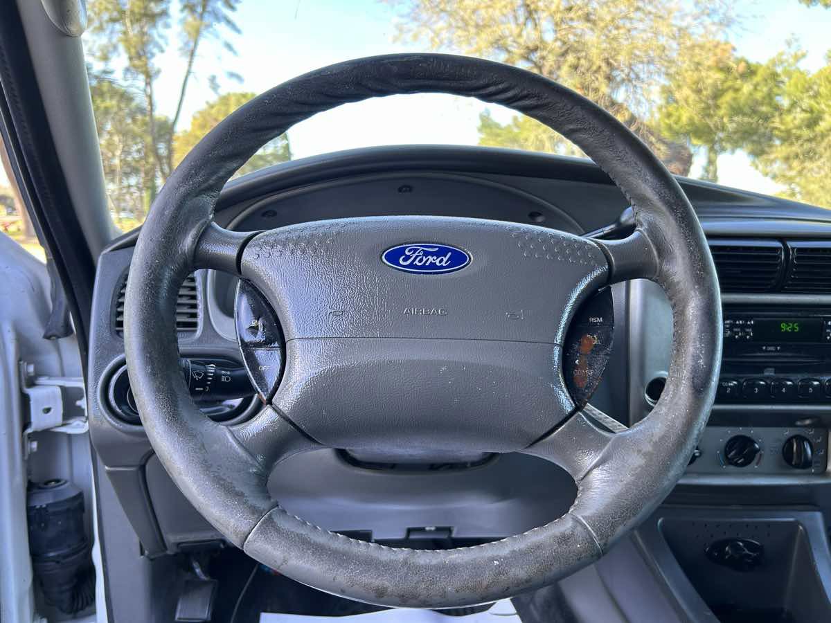Used 2005 Ford Explorer Sport Trac XLT RWD image 12