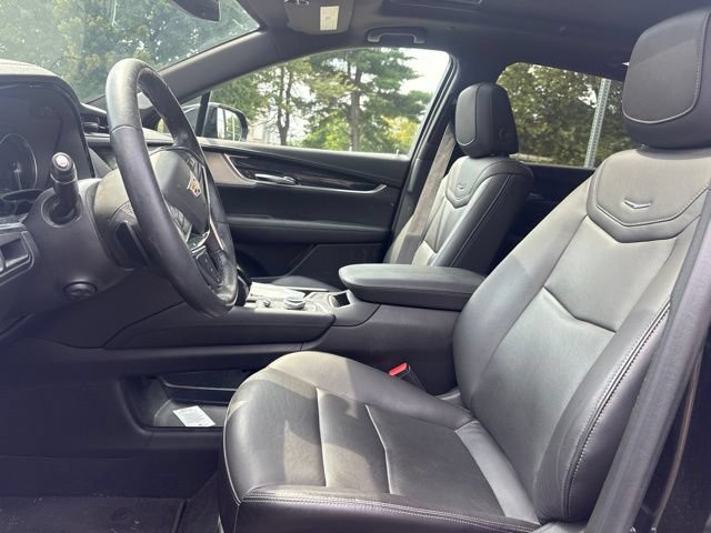 Certified 2023 Cadillac XT5 Premium Luxury AWD/4WD image 3