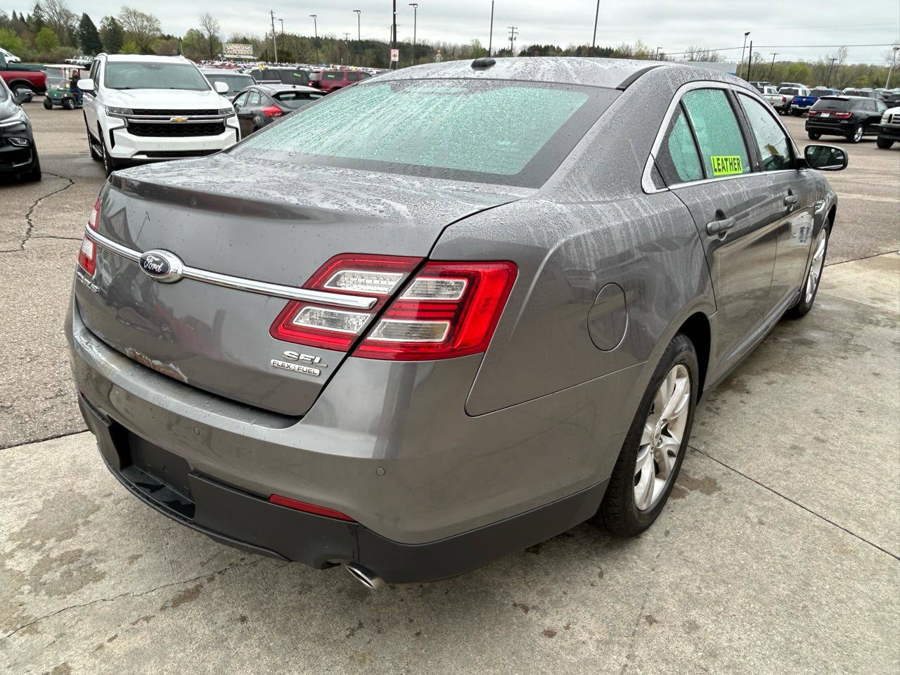 Used 2014 Ford Taurus SEL w/ Equipment Group 201A FWD image 5