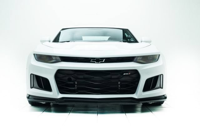 Used 2018 Chevrolet Camaro ZL1 RWD image 4