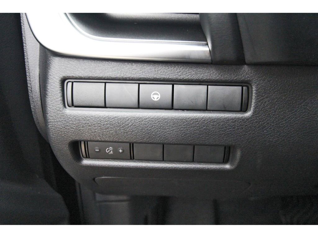 Used 2022 Nissan Rogue SV image 17