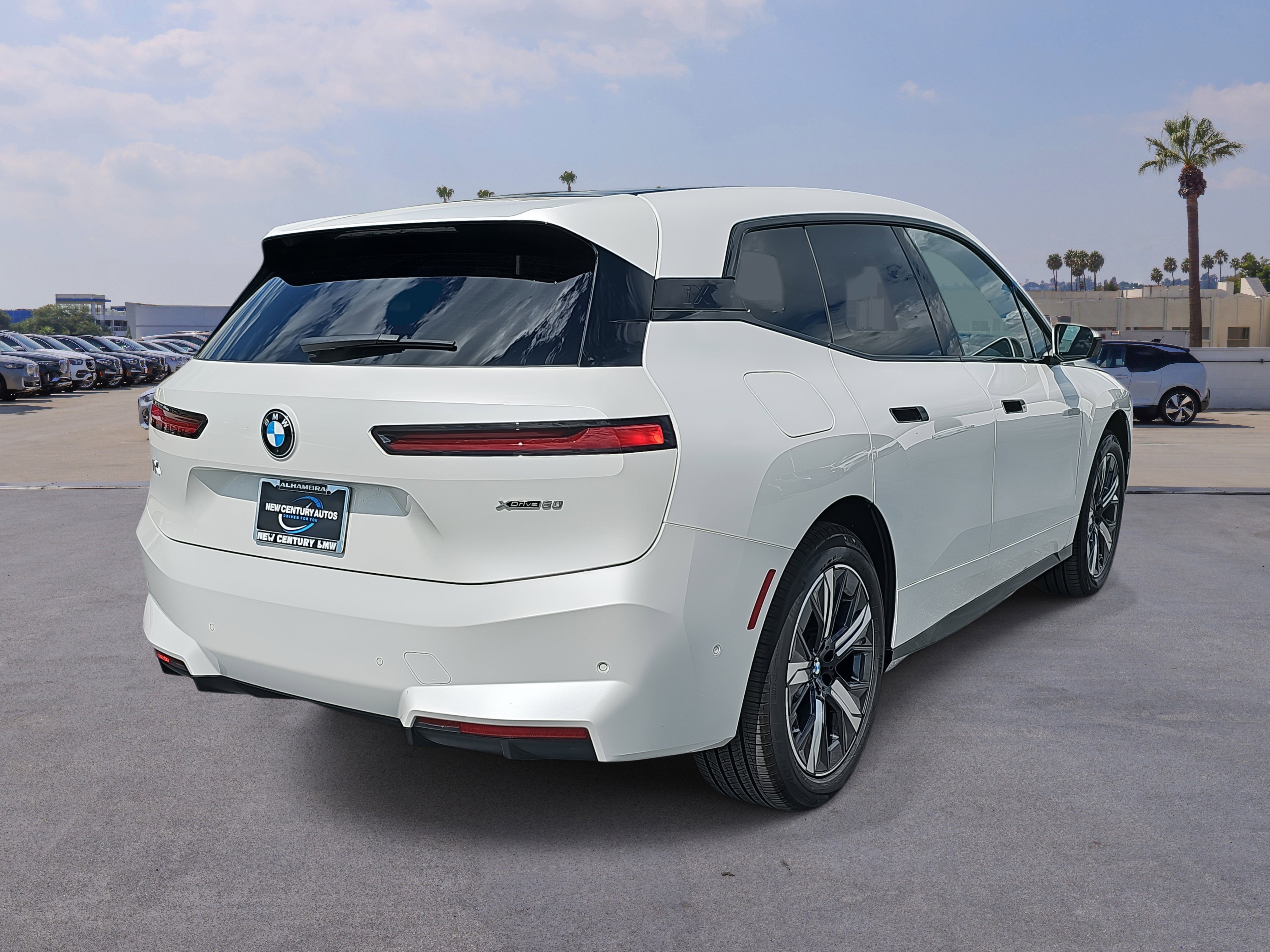 New 2026 BMW iX xDrive60 w/ Premium Package image 5