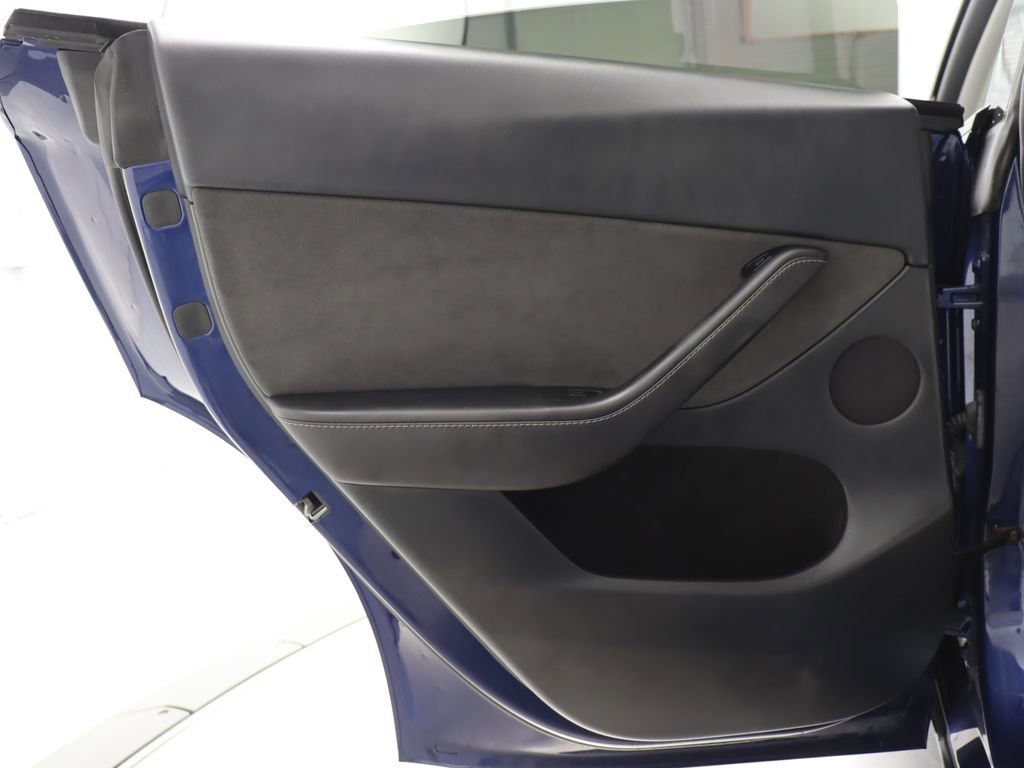 Used 2024 Tesla Model Y Long Range RWD image 32