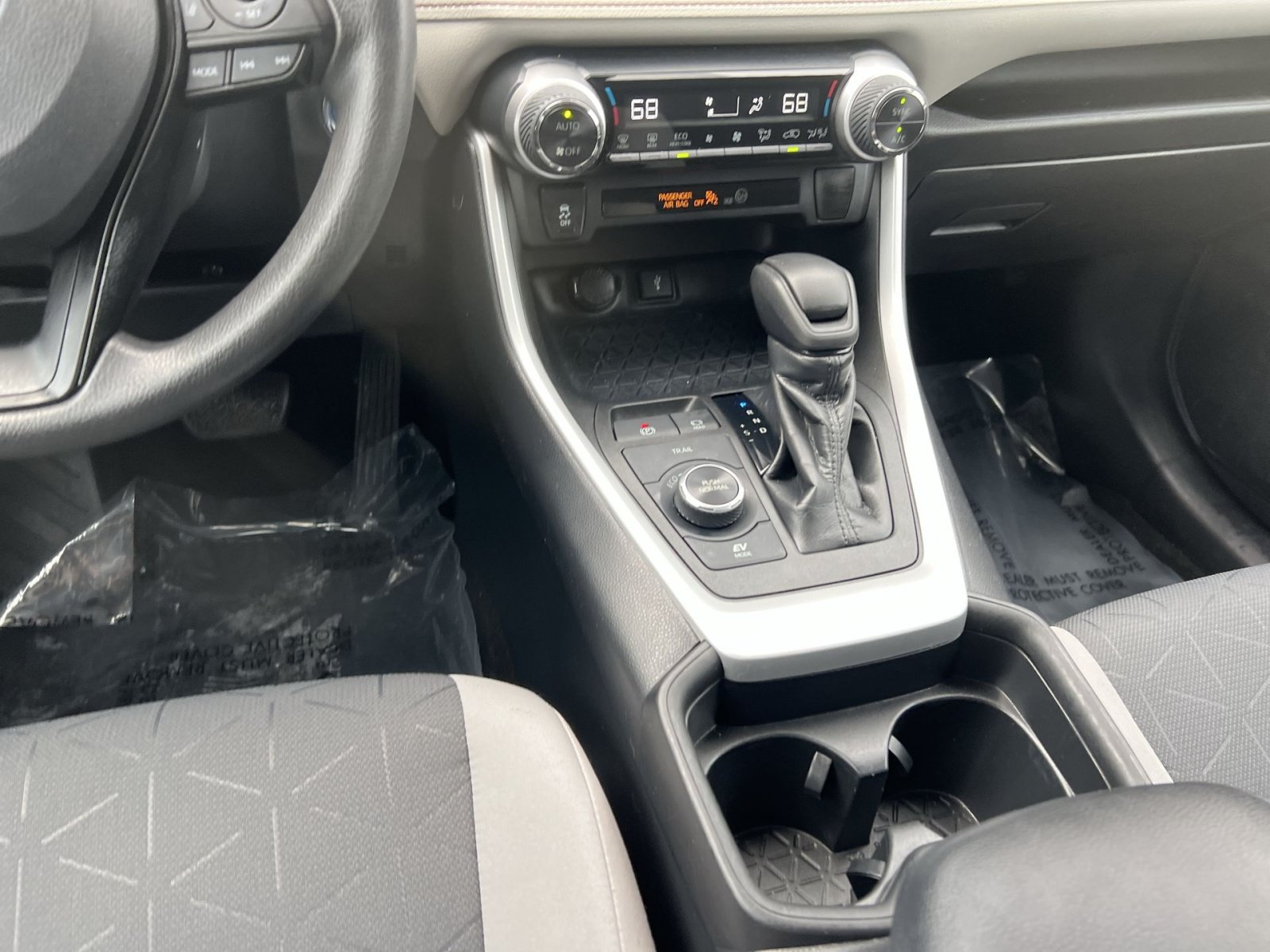 Used 2021 Toyota RAV4 XLE AWD/4WD image 22