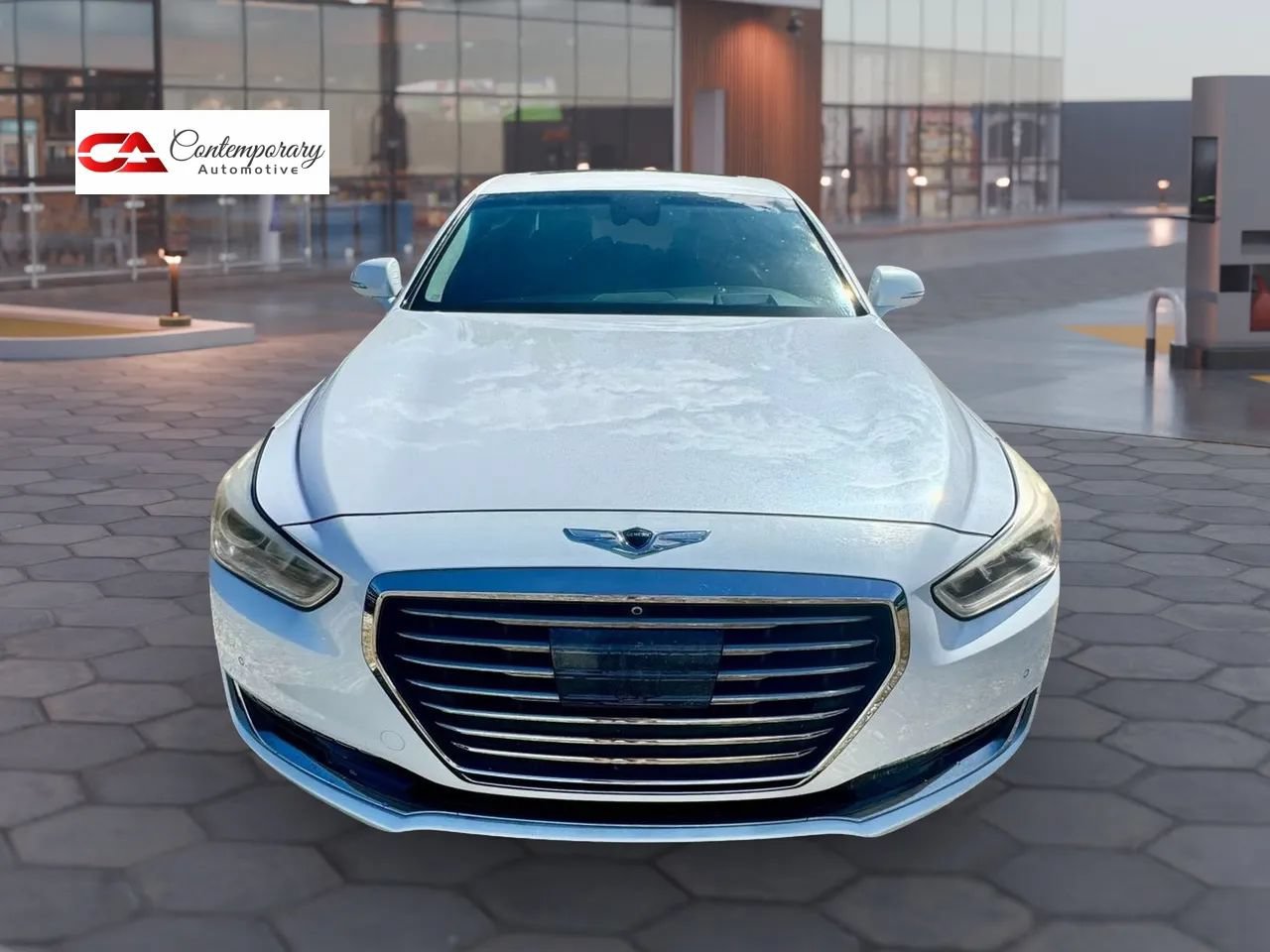 Used 2018 Genesis G90 5.0 Ultimate RWD image 3
