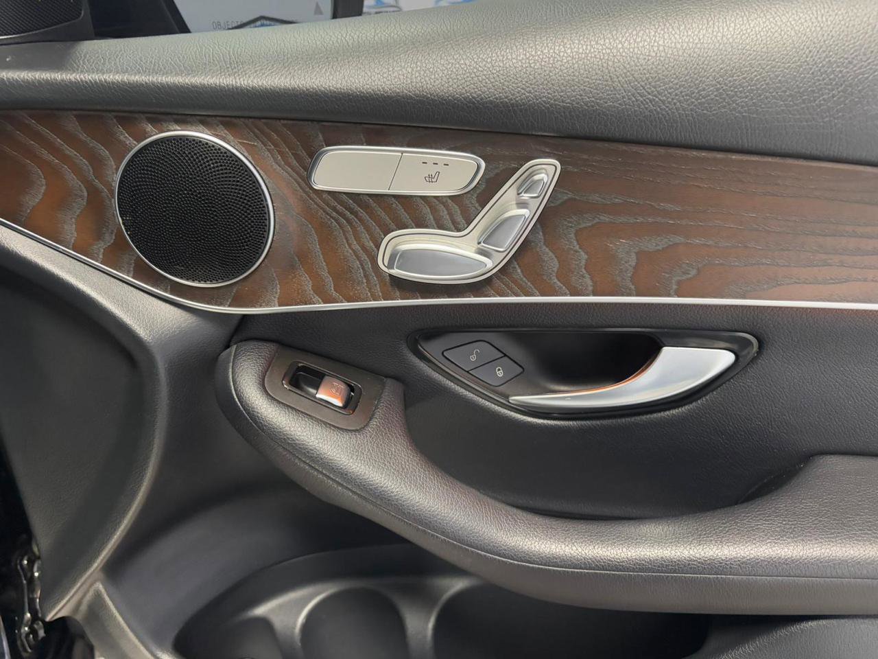 Used 2019 Mercedes-Benz GLC 300 4MATIC image 22