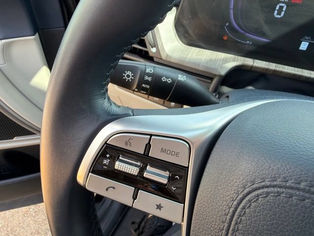 Used 2025 Kia Telluride EX w/ EX Captain's Chair Package FWD image 25