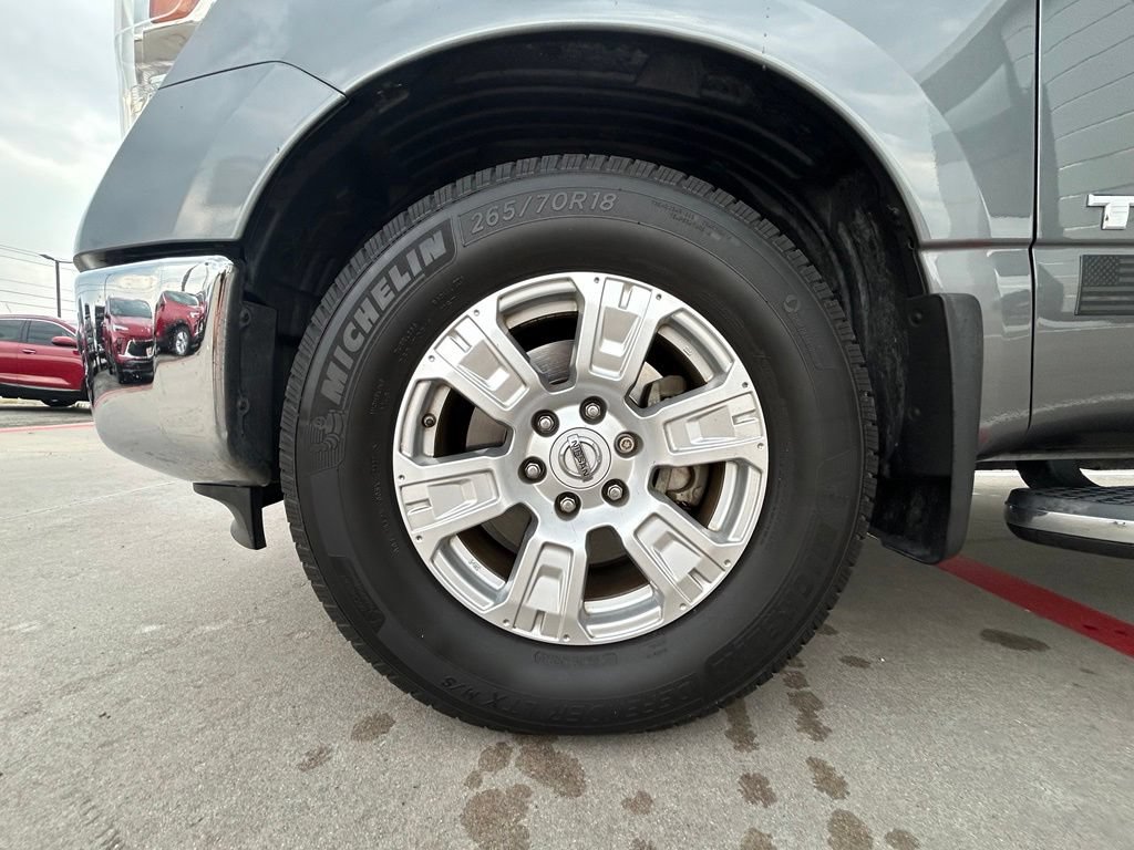 Used 2019 Nissan Titan SV w/ SV Convenience Package AWD/4WD image 6