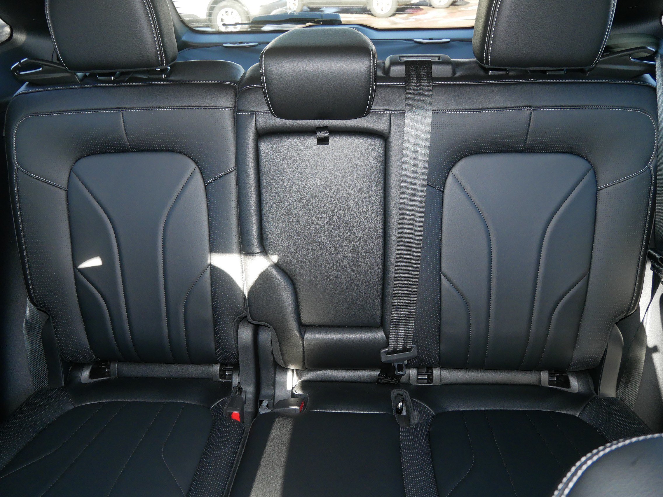 Used 2025 Ford Escape SE w/ PHEV Premium Package FWD image 13