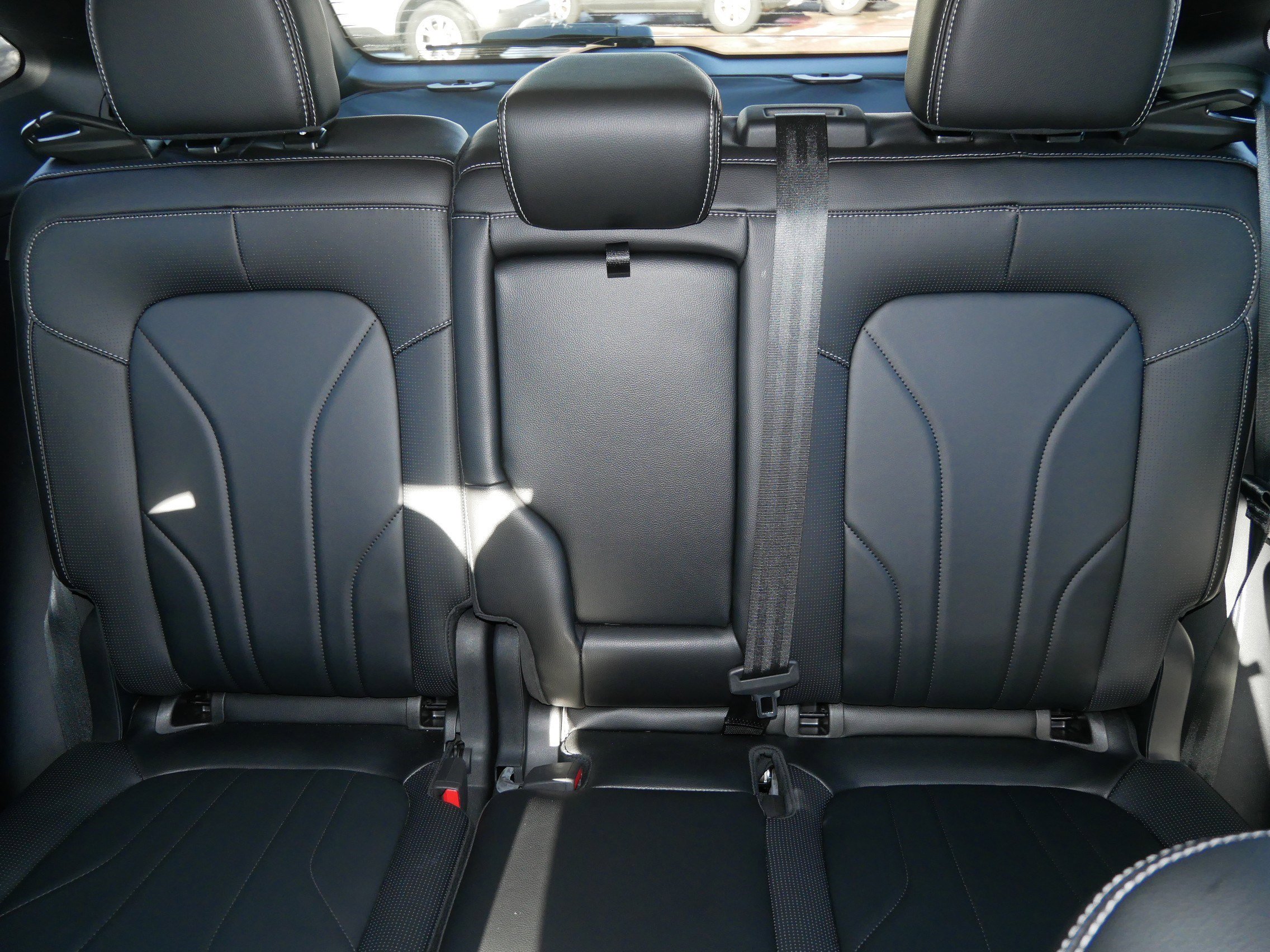 Used 2025 Ford Escape SE w/ PHEV Premium Package FWD image 13