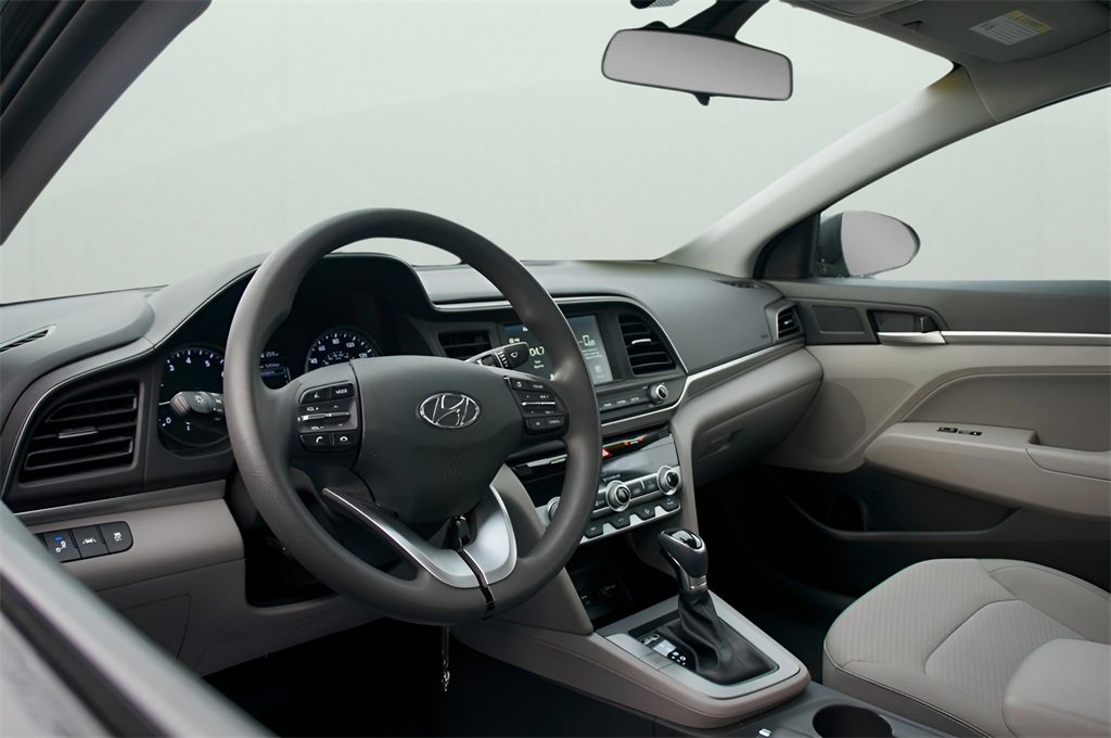 Used 2020 Hyundai Elantra SEL image 11