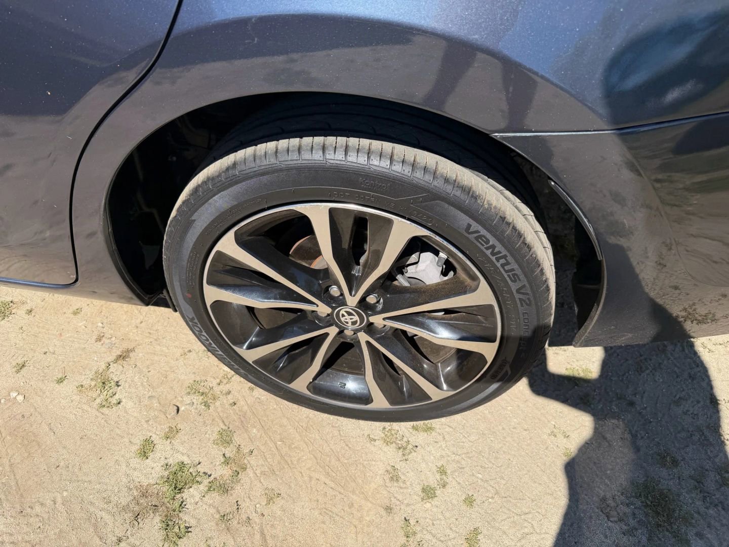 Used 2017 Toyota Corolla SE w/ SE Premium Package FWD image 30