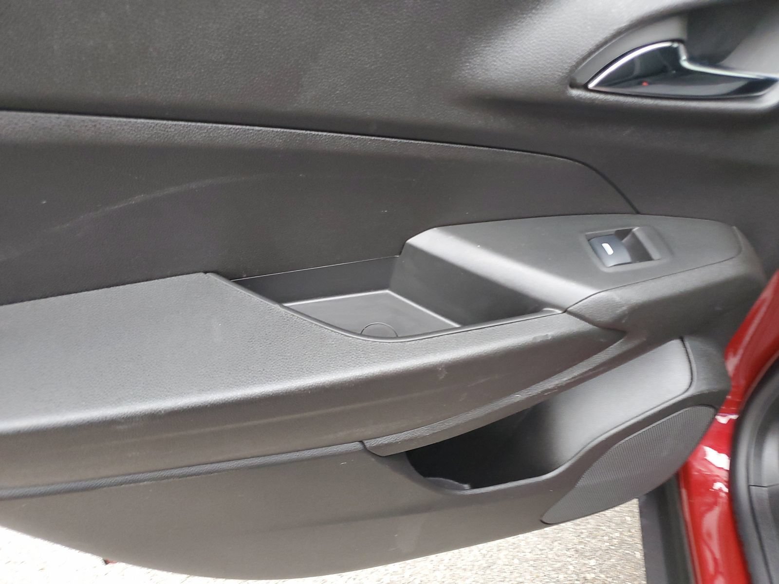 Used 2024 Chevrolet Trax LT FWD image 16