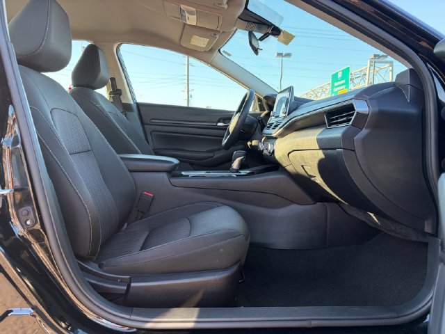 Used 2024 Nissan Altima 2.5 SV FWD image 29