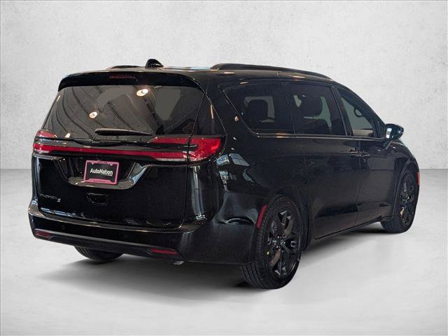 New 2026 Chrysler Pacifica Select w/ S Appearance Package FWD video 2