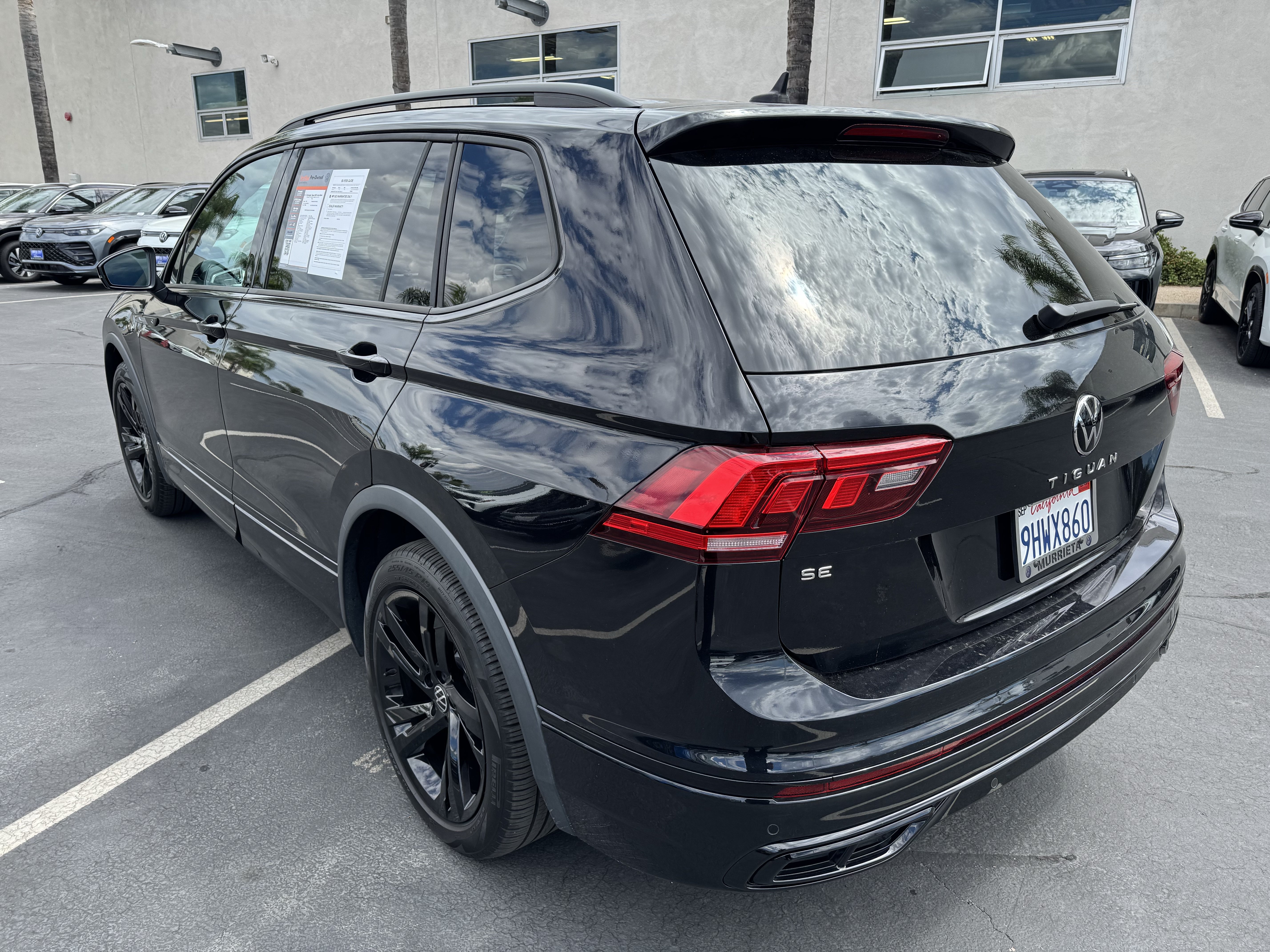 Used 2023 Volkswagen Tiguan SE R-Line FWD image 7