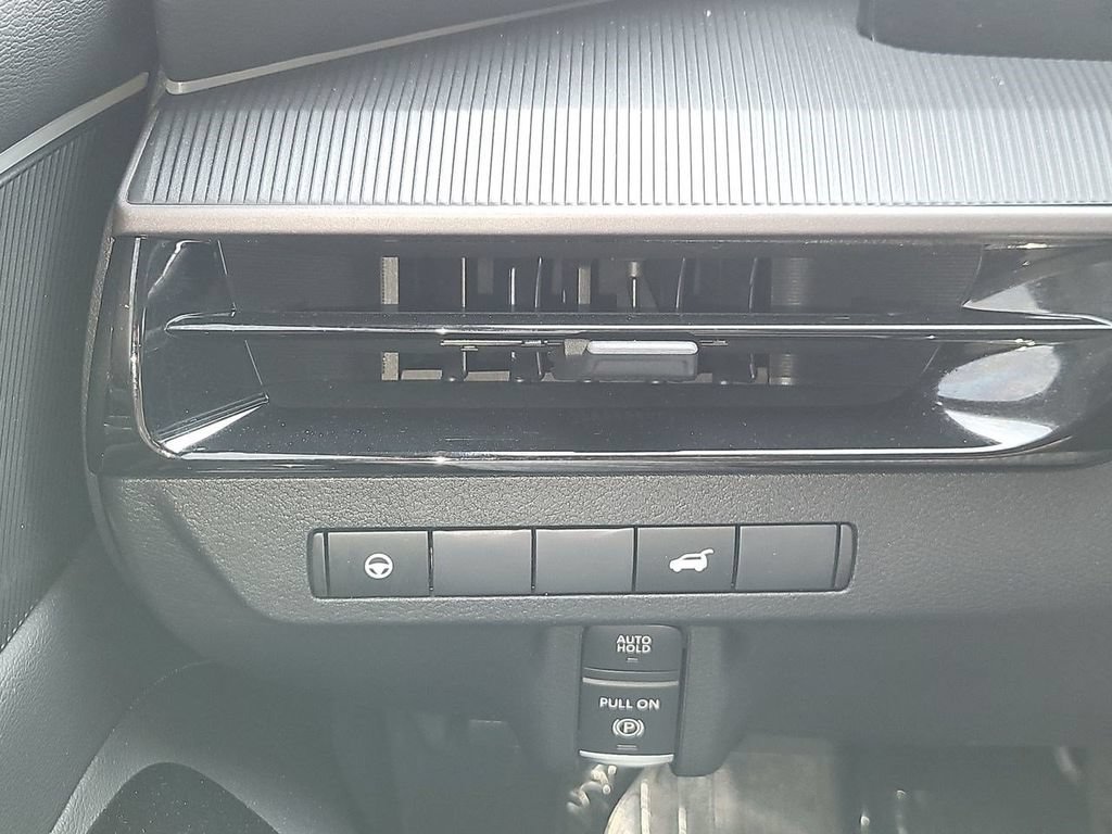 Used 2025 Nissan Murano SV AWD/4WD image 23
