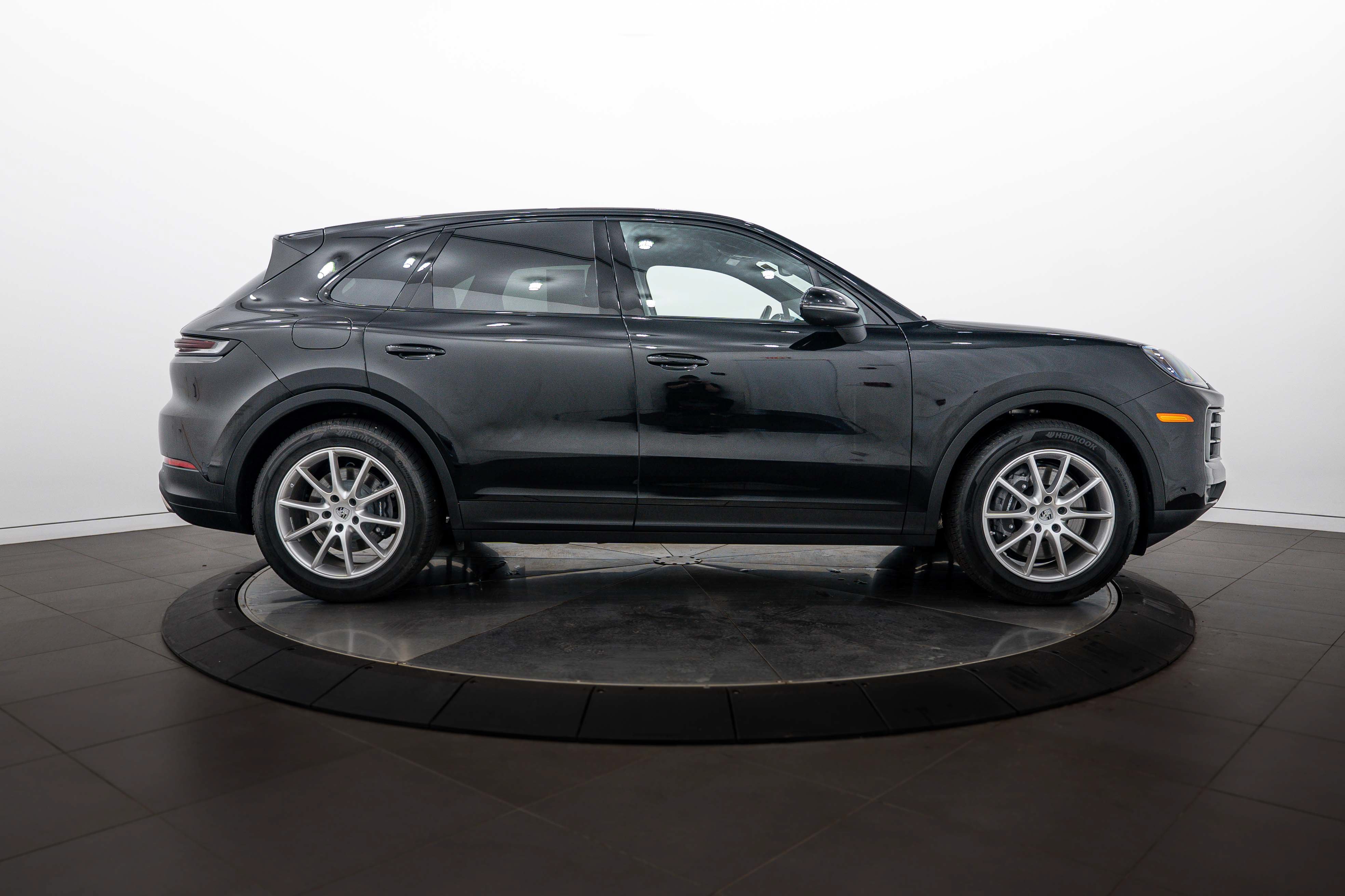 Certified 2026 Porsche Cayenne AWD/4WD image 8