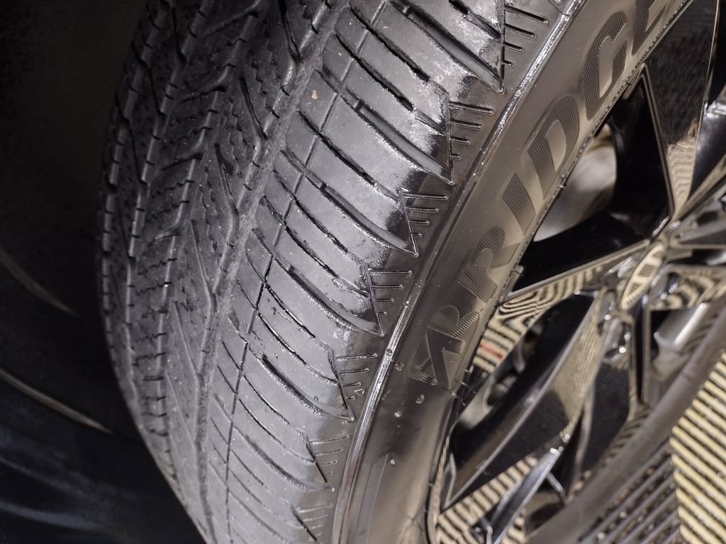 Certified 2023 Volkswagen Taos SE w/ Panoramic Sunroof Package image 7