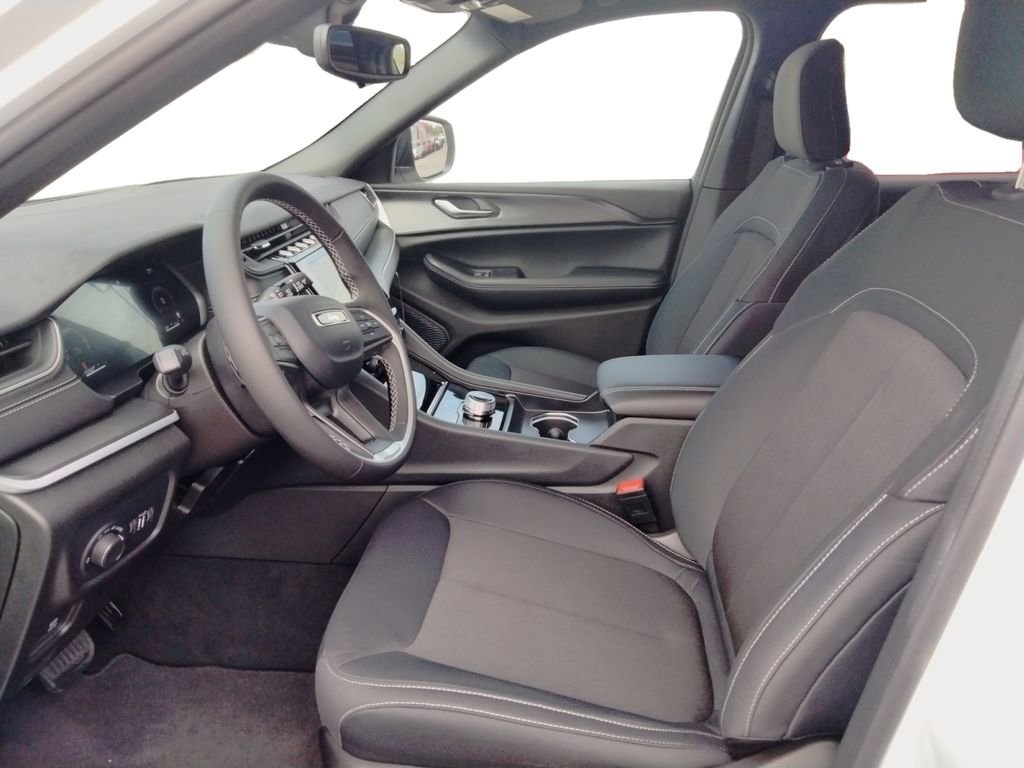 Used 2024 Jeep Grand Cherokee L Laredo image 9