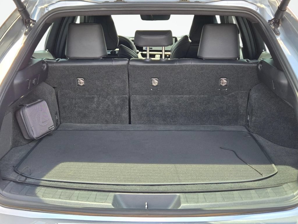 Used 2023 Lexus UX 250h F Sport FWD image 8