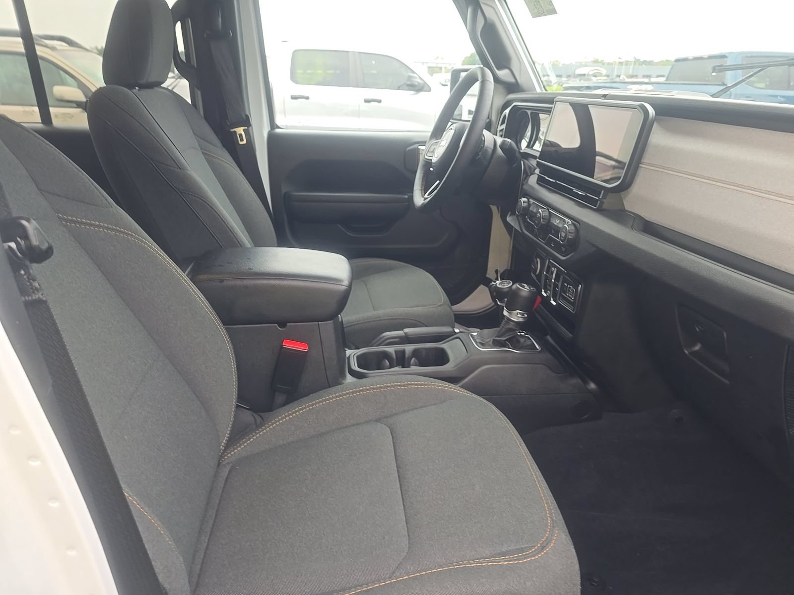 Used 2024 Jeep Wrangler Unlimited w/ Convenience Group AWD/4WD image 14