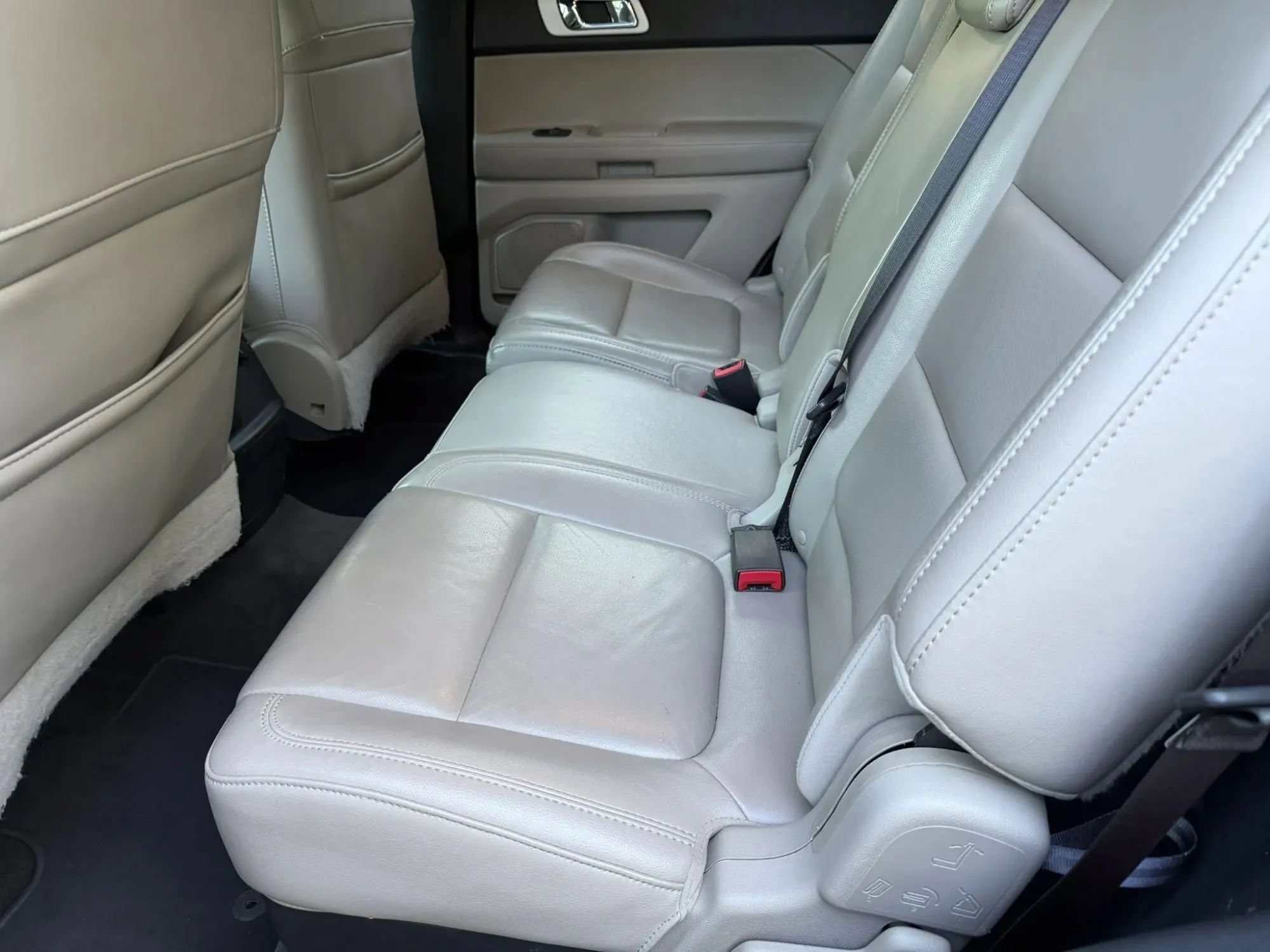 Used 2013 Ford Explorer XLT FWD image 9