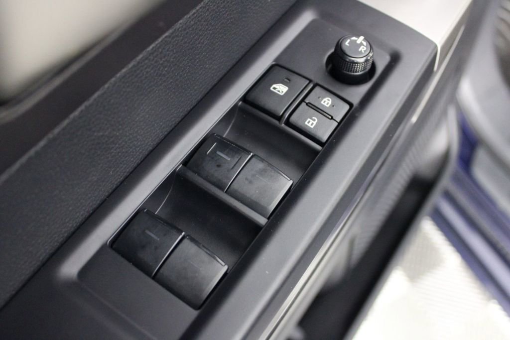 Used 2022 Toyota Tundra SR5 w/ SR5 Convenience Package image 16