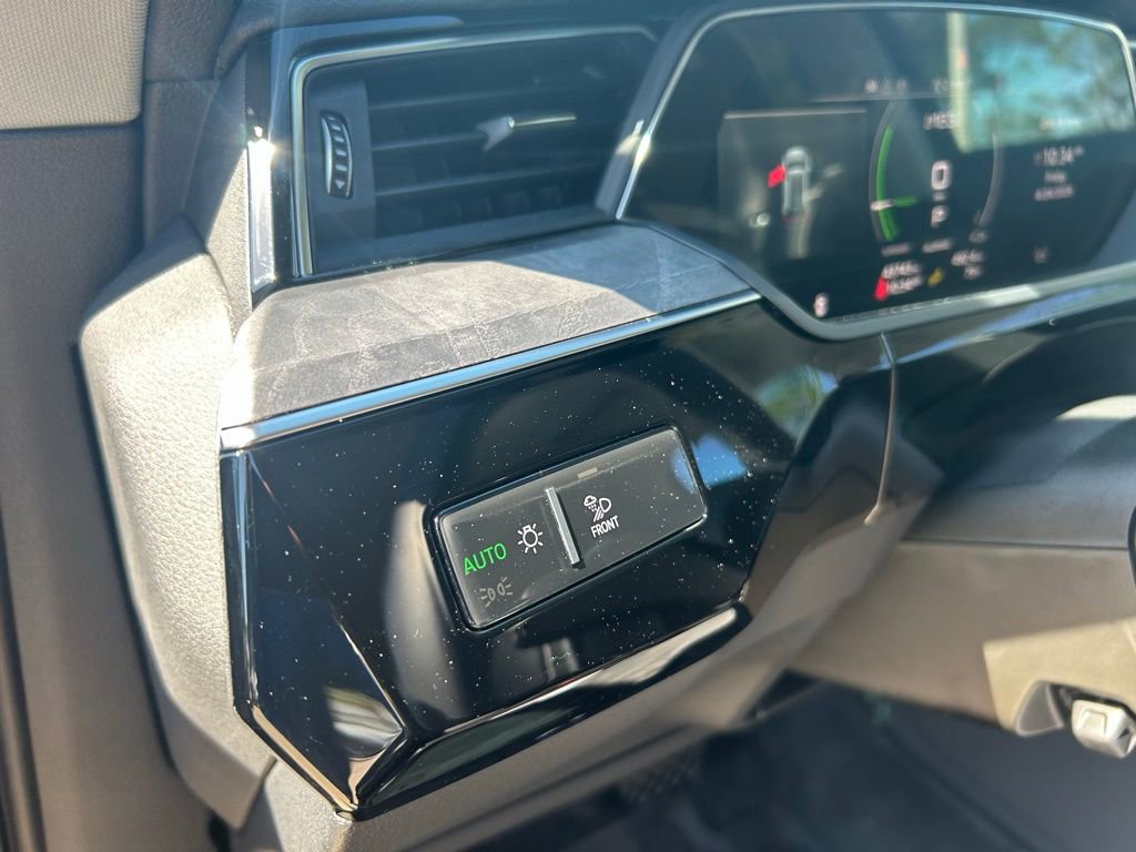 Used 2024 Audi Q8 e-tron Premium Plus w/ Premium Plus Package AWD/4WD image 58