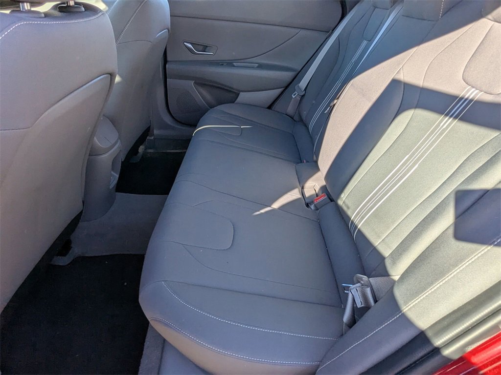Used 2024 Hyundai Elantra SEL image 18