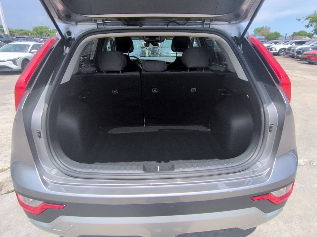 Used 2025 Kia Niro LX FWD image 27
