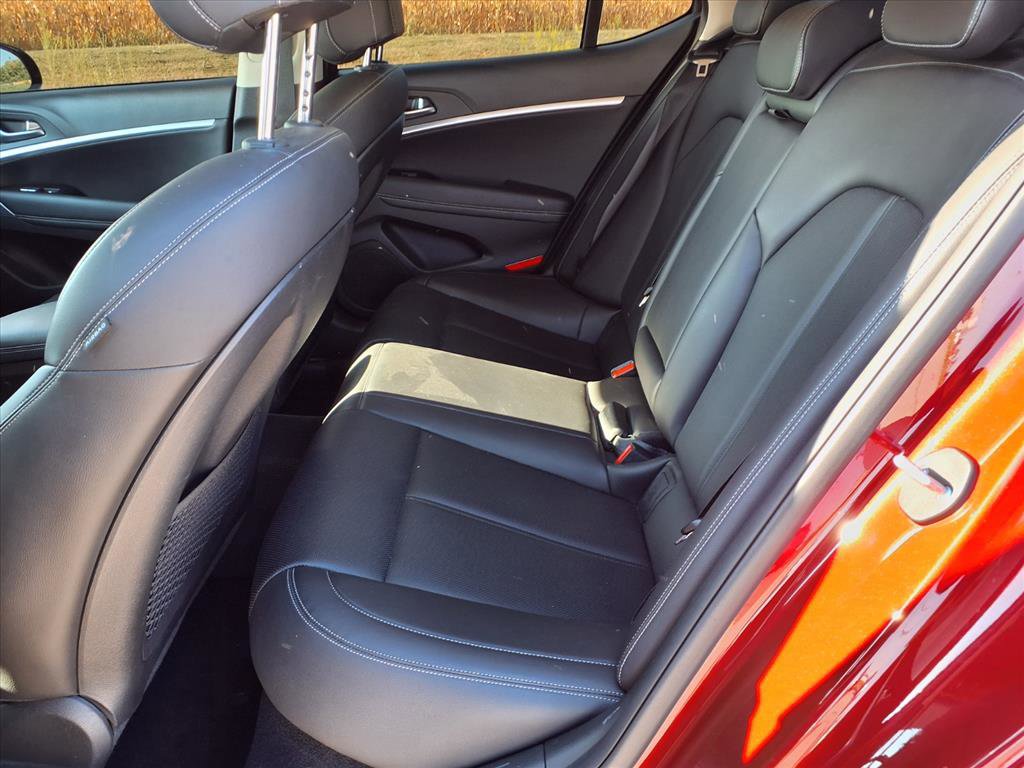 Used 2023 Genesis G70 2.0T image 27