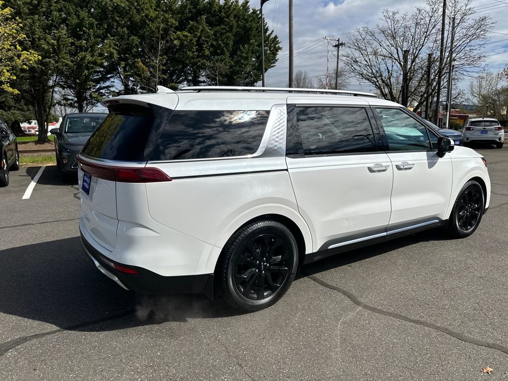 Used 2022 Kia Carnival SX Prestige image 6