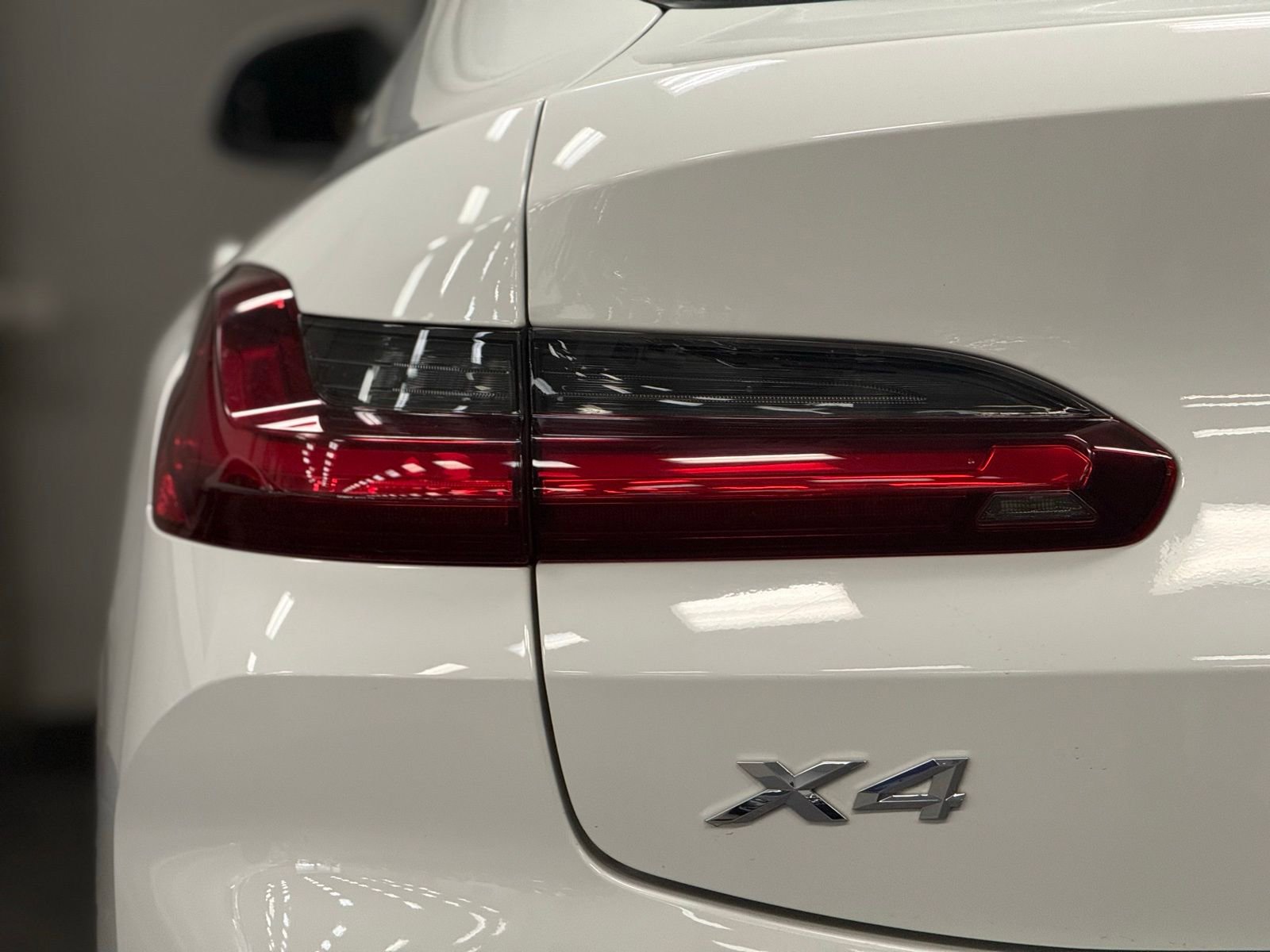 Used 2023 BMW X4 xDrive30i w/ Convenience Package image 9