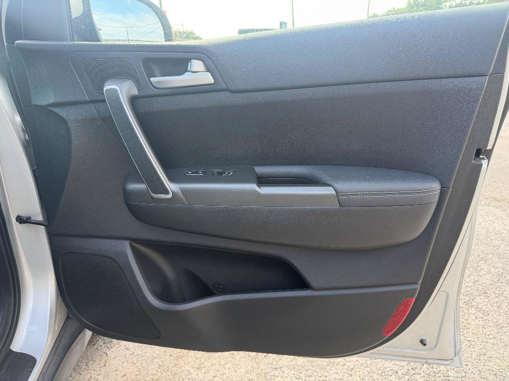 Used 2019 Kia Sportage LX FWD image 18