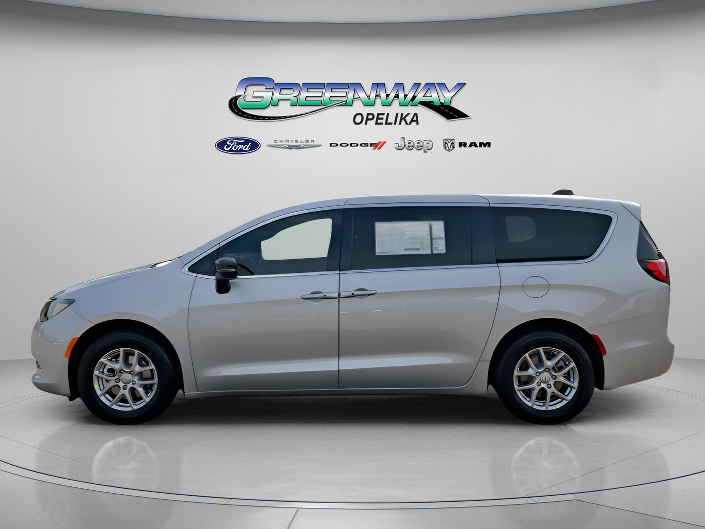 New 2026 Chrysler Voyager LX image 4
