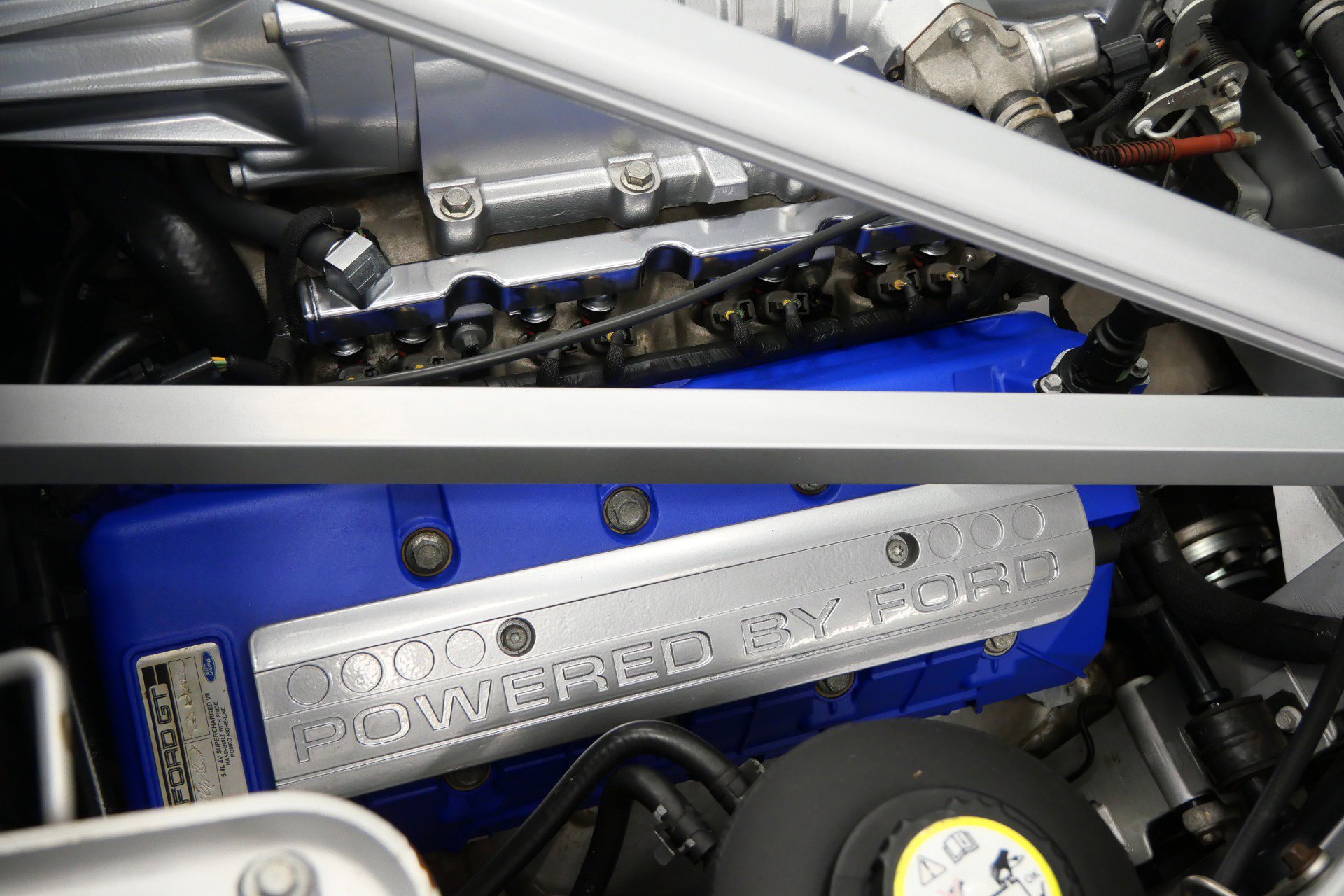 Used 2005 Ford GT RWD image 41