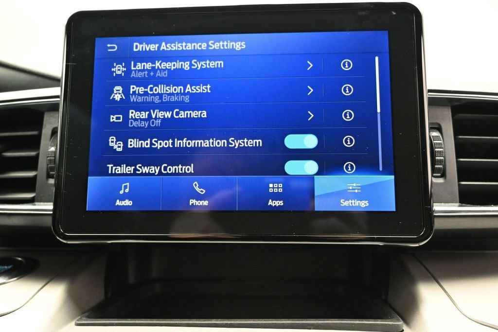Used 2023 Ford Explorer XLT w/ Equipment Group 202A AWD/4WD image 33