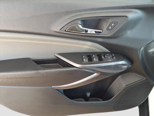 New 2026 Chevrolet Trax ACTIV w/ Sunroof Package image 17