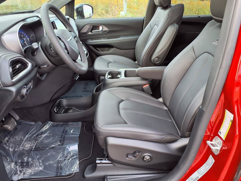 New 2026 Chrysler Pacifica Select FWD image 27