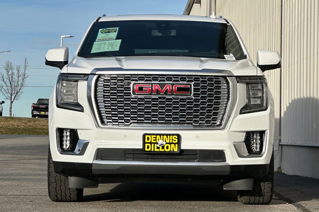 Used 2021 GMC Yukon XL Denali image 9