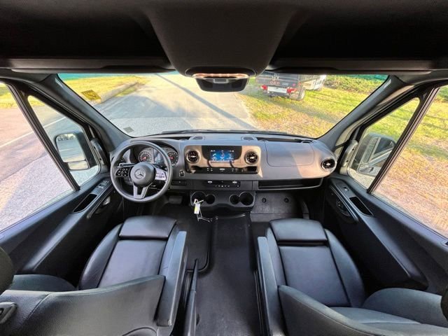 Used 2024 Mercedes-Benz Sprinter 2500 image 23