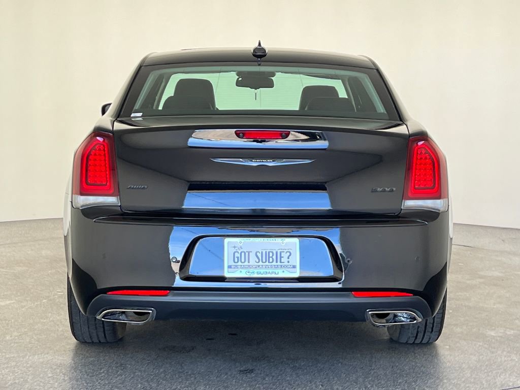 Used 2023 Chrysler 300 Touring L w/ Popular Equipment Group image 5