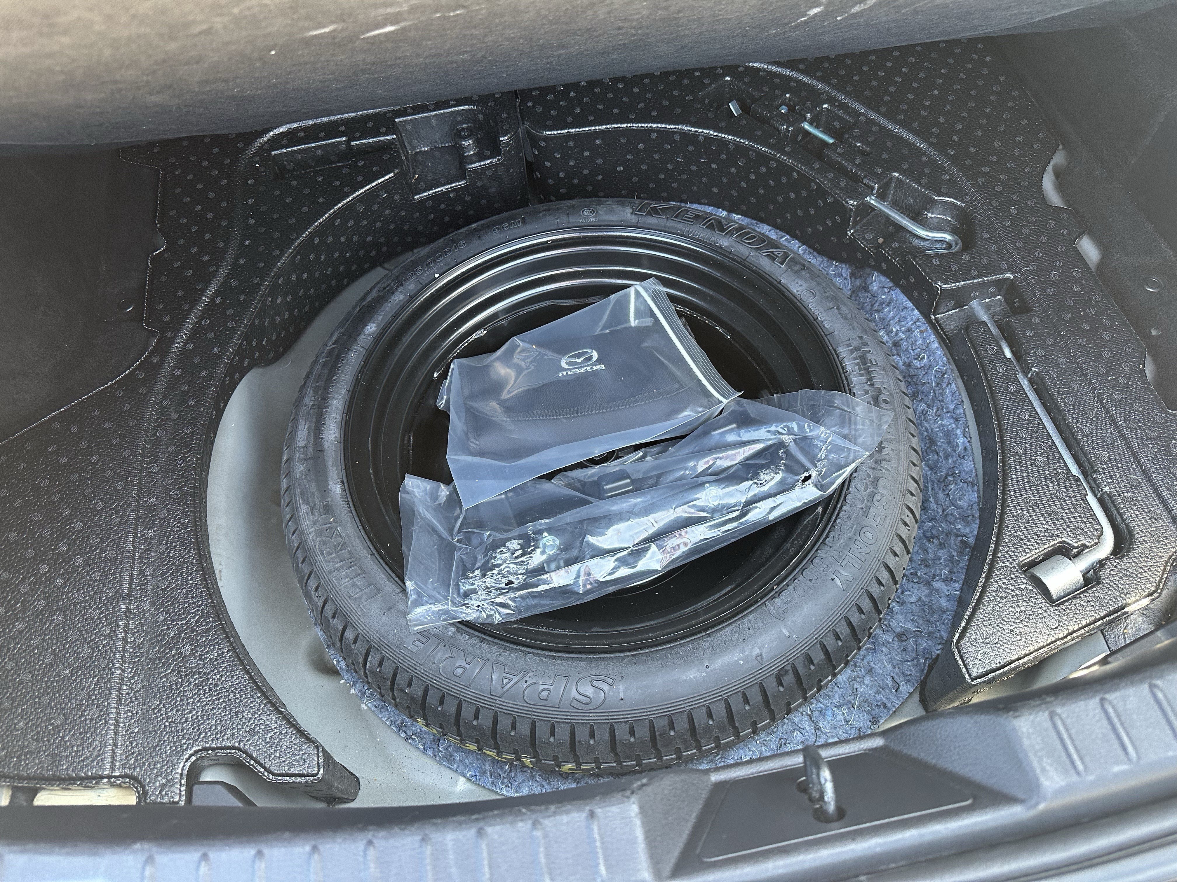 Used 2024 MAZDA MAZDA3 s FWD image 29