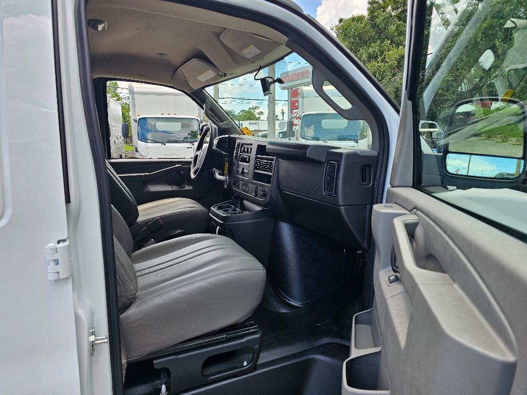 New 2025 GMC Savana 2500 w/ Driver Convenience Package RWD image 18