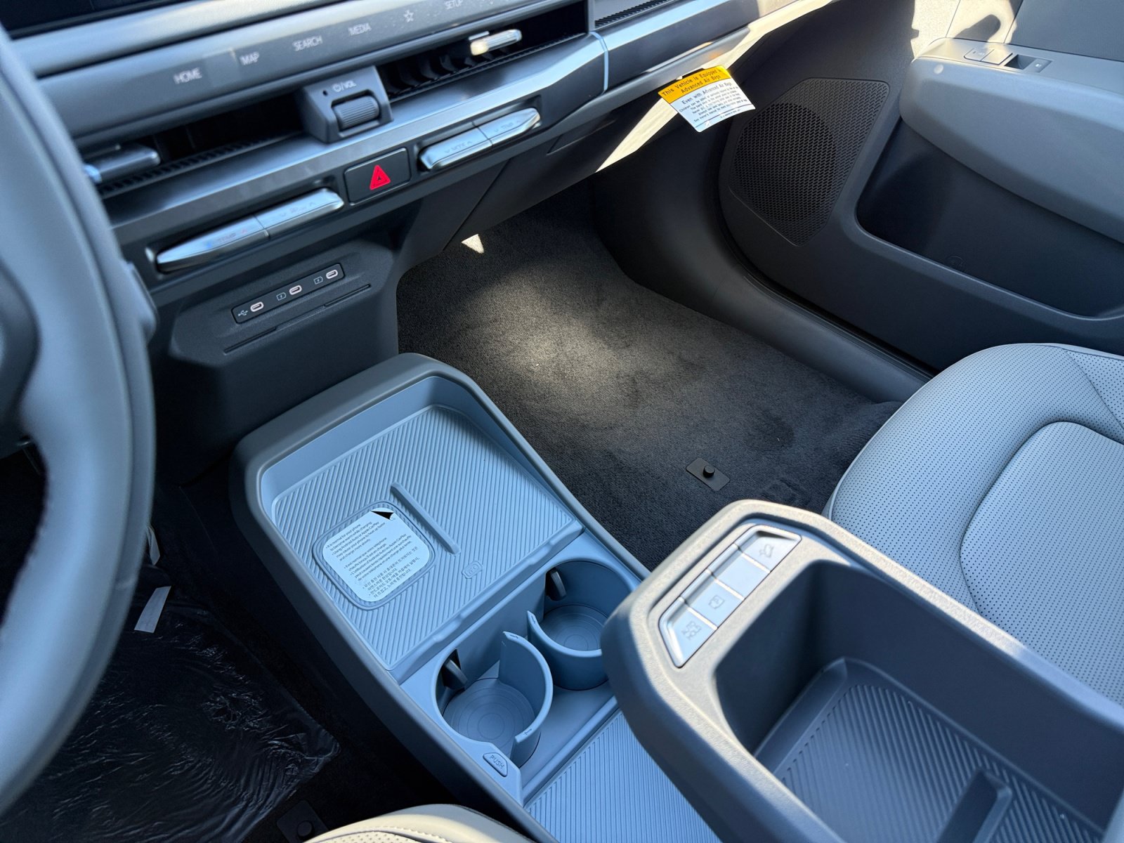 New 2027 Kia EV3 Wind FWD image 13