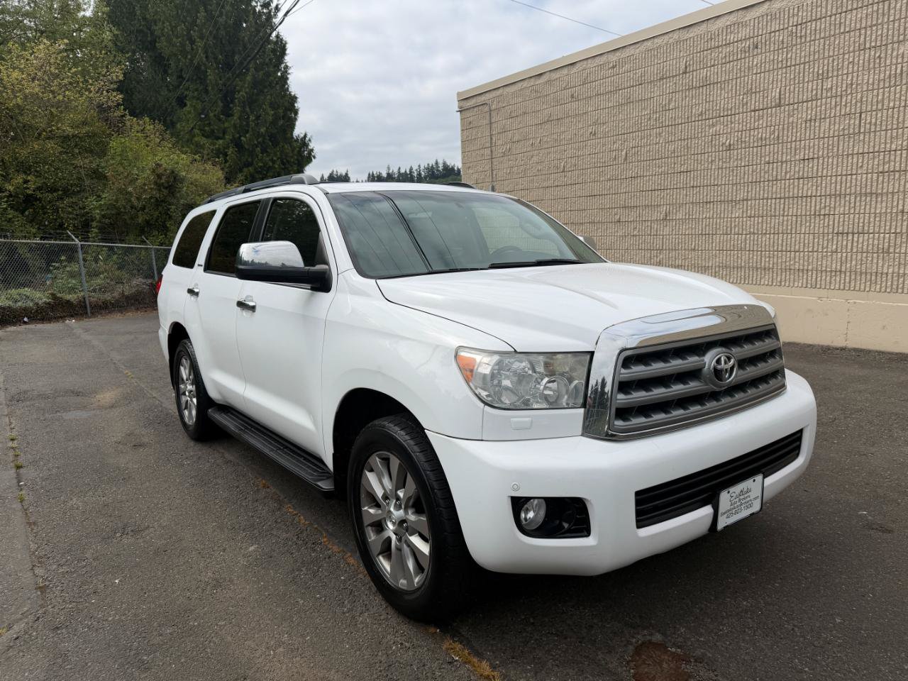 Used 2011 Toyota Sequoia Limited AWD/4WD image 3