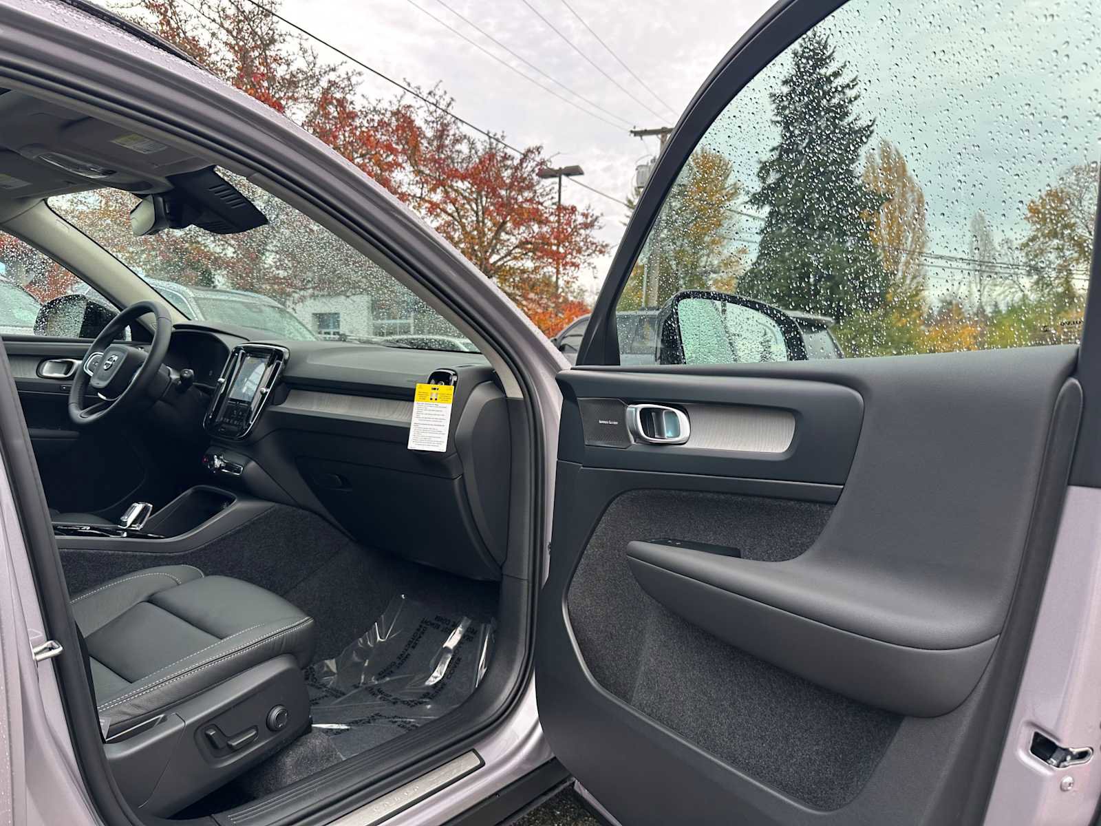 New 2026 Volvo XC40 B5 Plus w/ Climate Package image 11